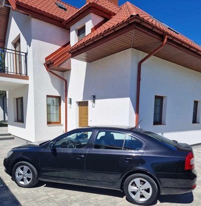 Skoda Octavia cena 28800 przebieg: 295708, rok produkcji 2011 z Wyszków małe 172